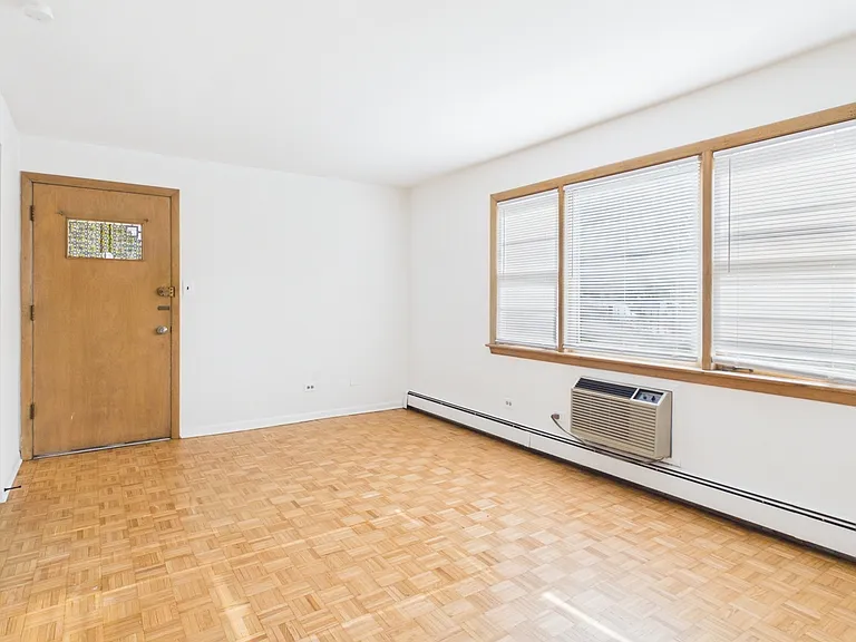 11219 S King Dr #1F — Photo 3