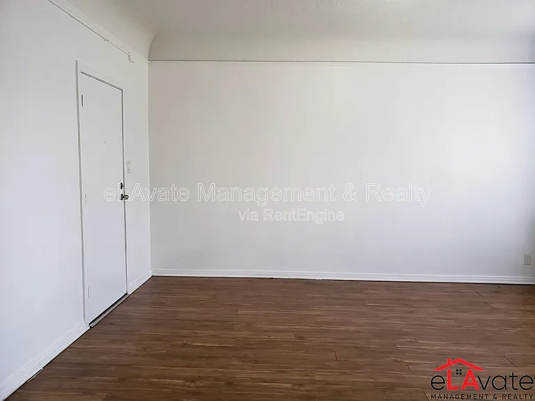 437 W 50th St #2 — Photo 5