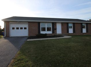 536 W Conestoga St, New Holland, PA 17557