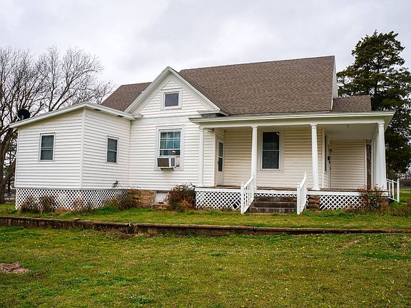 2nd image of 204 E Fillmore Ave