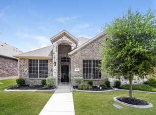 106 Happy Ln, Red Oak, TX 75154