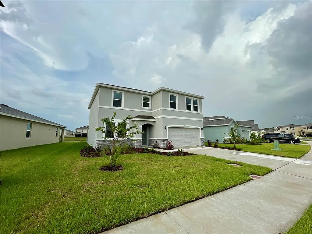 4 bed, 3.0 bath, 2756 sqft, $3,350 — Photo 1