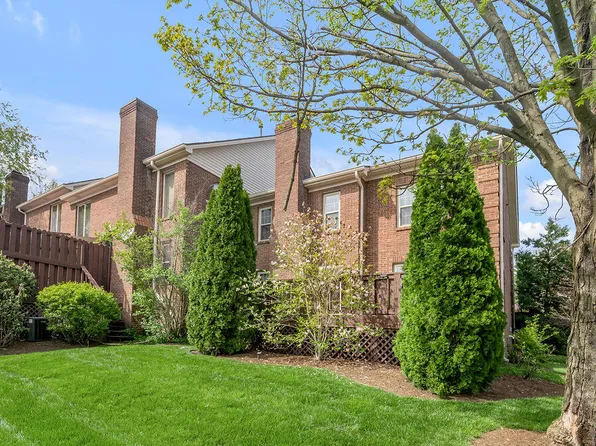 3981 Terrace Woods Ln, Lexington, KY 40513
