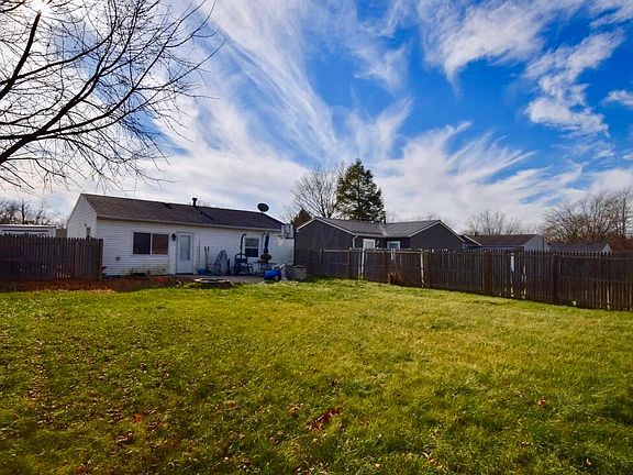 3rd image of 1282 Bahama Dr