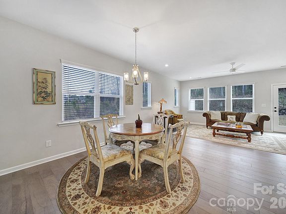 4th image of 516 Madison Falls Ct