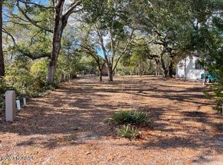 125 NW 6th St, Oak Island, NC 28465