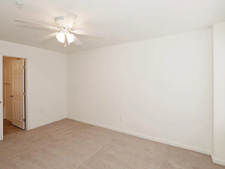 2201 Spring Garden St — Photo 14