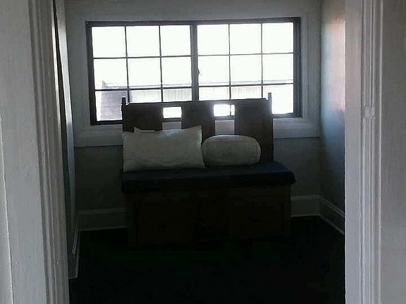 2nd image of 1560 Vine St APT 6