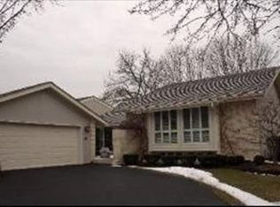 193 Briarwood Loop, Oak Brook, IL 60523