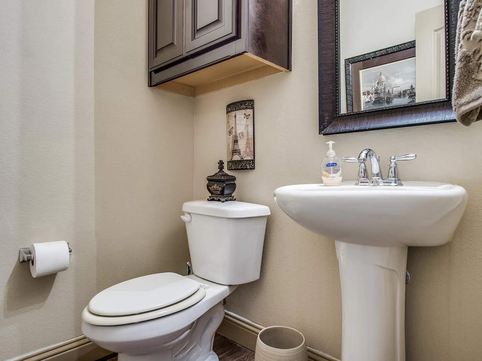 3 bed, 3.5 bath, 1985 sqft, $2,995 — Photo 1