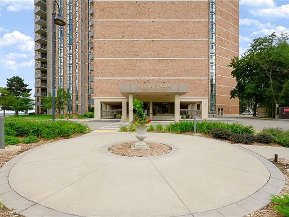 5th image of 5250 Lakeshore Rd #1901