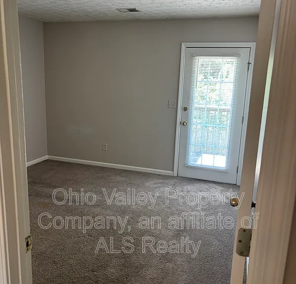 1116 Herr Ln #4 — Photo 3