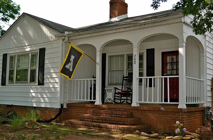 1st image of 608 Arlington Ave
