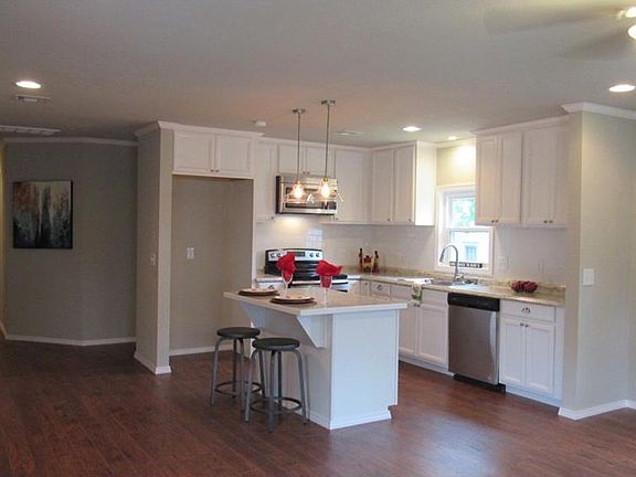 2nd image of 306 S Vandalia Ave
