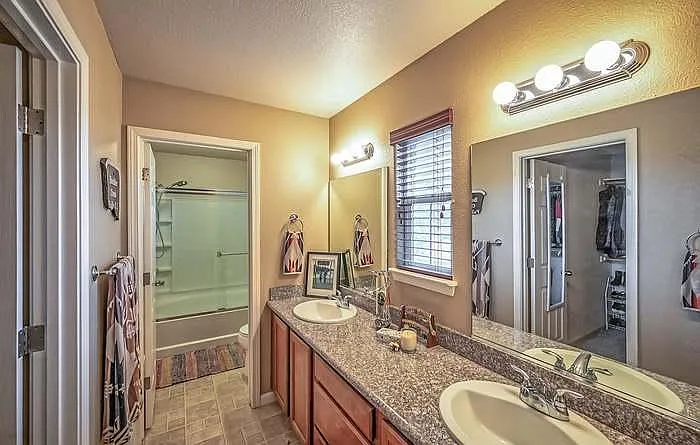 2055 Vienna Way — Photo 10