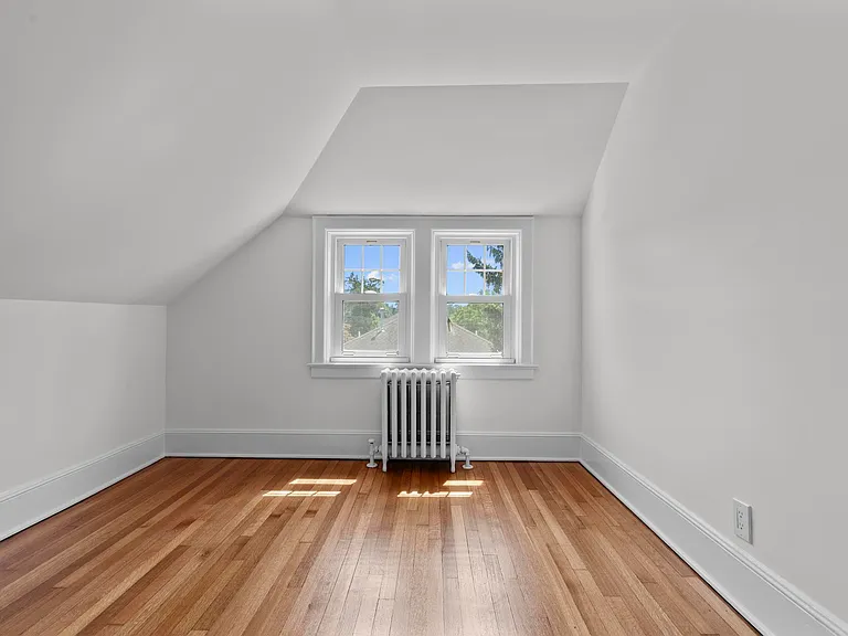 53 Park Ave — Photo 31