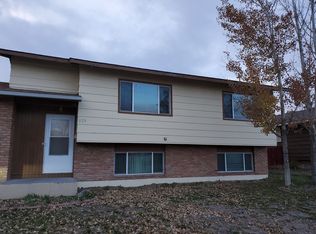 826 N 12th St E, Riverton, WY 82501