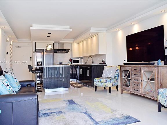 2nd image of 401 Ocean Dr APT 1015