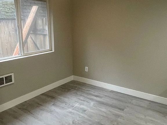 5th image of 14321 NE 7th Pl #2