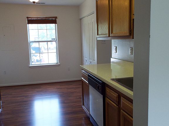 Kitchen & Dining Area