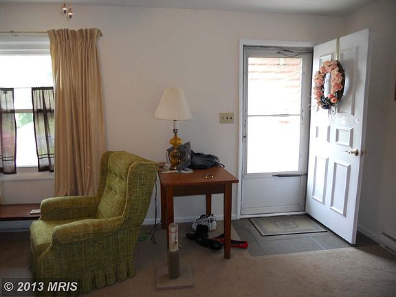 5th image of 523 Eckhart Dr