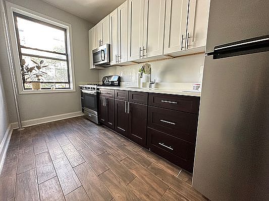 1st image of 89 Crooke Ave APT 3A