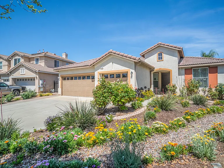 32154 Renoir Rd — Photo 2