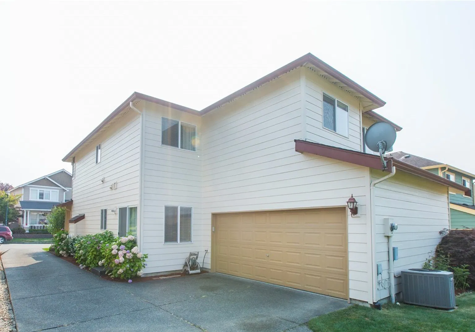 4 bed, 2.5 bath, 2070 sqft, $3,550 — Photo 4