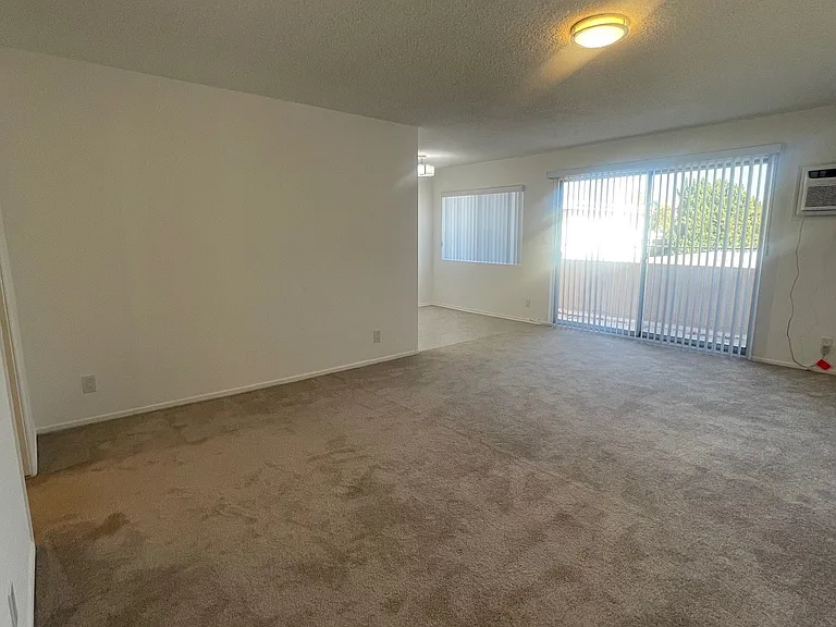 Unit 15 - Studio Floorplan