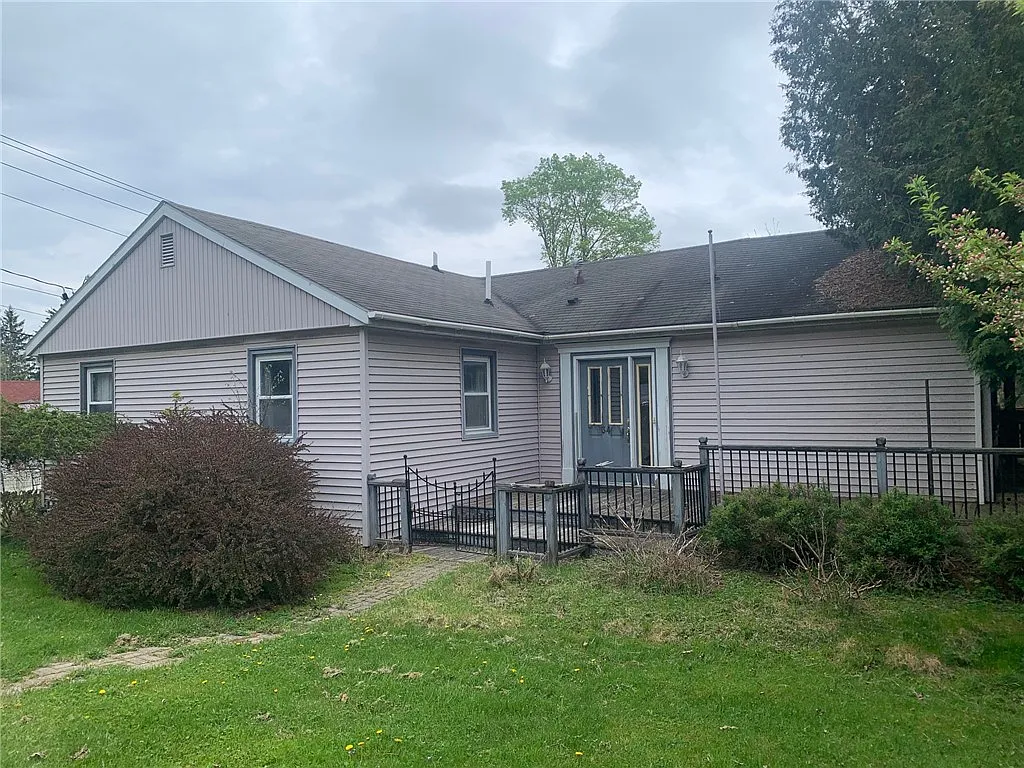 34 Hillcrest Dr photo 1