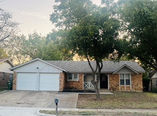 6904 Bennington Dr, Watauga, TX 76148