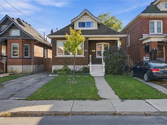 2nd image of 154 Prospect St N
