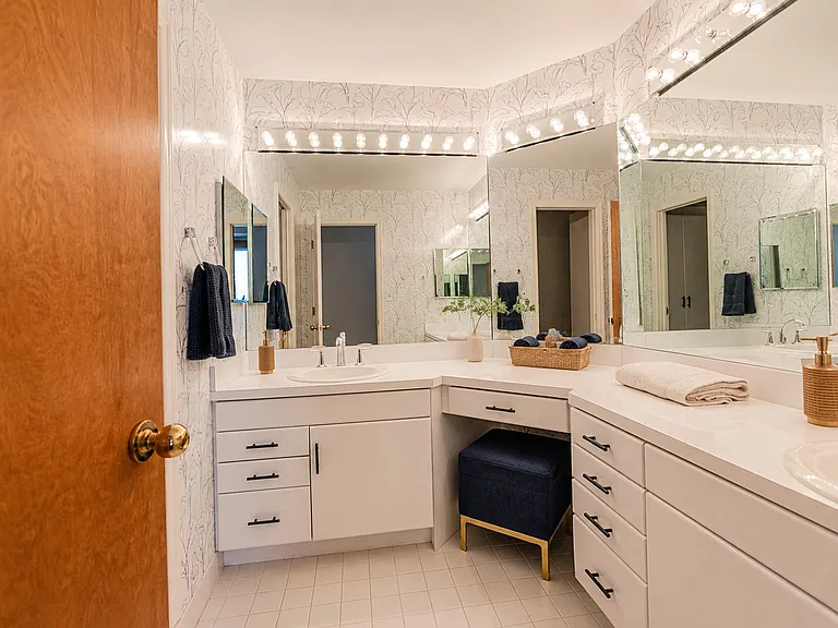 8211 Gannon Ave — Photo 34