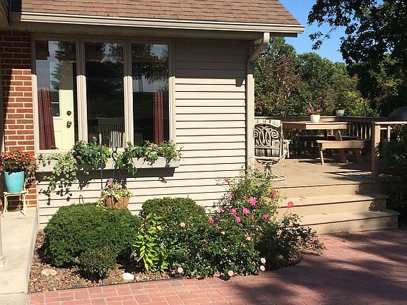 Front window w/ window box