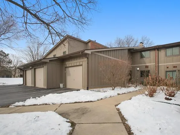 29W390 Emerald Green Dr #33, Warrenville, IL 60555