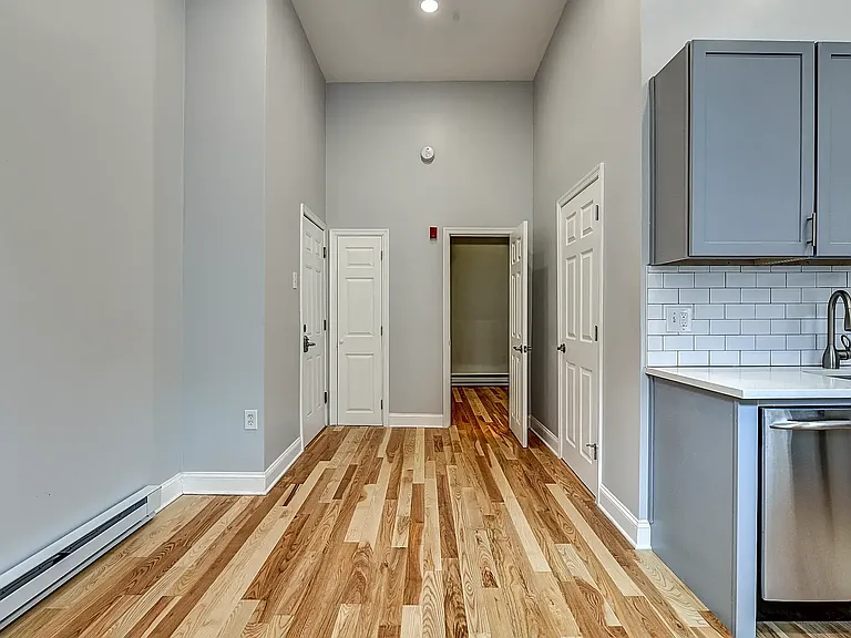 Spruce Street Apartments — Photo 17