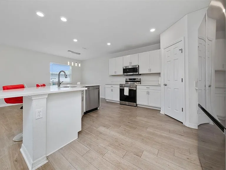 18 Polermo Ave — Photo 4
