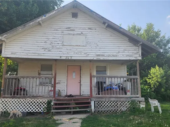 203 W 1st St, Winston, MO 64689