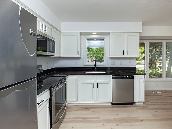 3rd image of 5386 NW 88th Ct