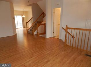 42916 Golf View Dr, Chantilly, VA 20152