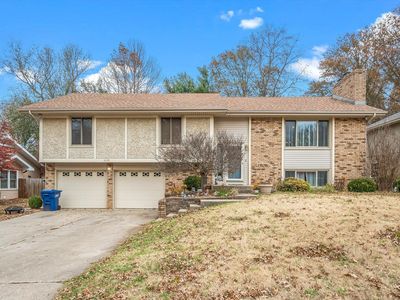 1039 E E. Manchester Drive Drive, Springfield, MO, 65810