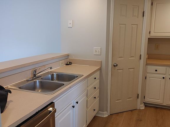 5th image of 6323 Lakeview Dr W