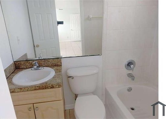 2nd image of 1021 W 2nd St