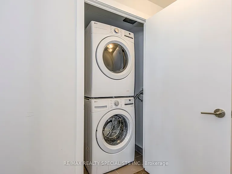 430 Square One Dr #2908 — Photo 31
