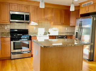 24 Arsenal St UNIT 3A, Watertown, MA 02472