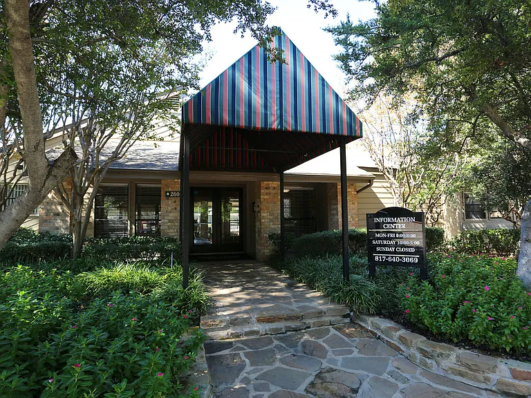 Cedar Bend — Photo 61