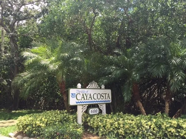 906 Myakka Ct NE, Saint Petersburg, FL 33702