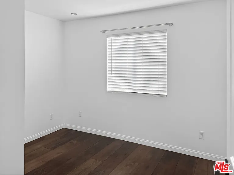 6036 Denny Ave — Photo 20
