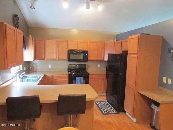 5th image of 1210 Abby Ct