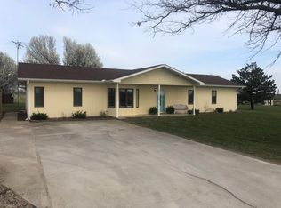 101 Sunset Strip, Parsons, KS 67357